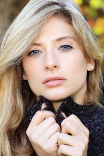ジェナ・R（Jenna R）のタレント写真1｜外国人モデル事務所フリー・ウエイブ