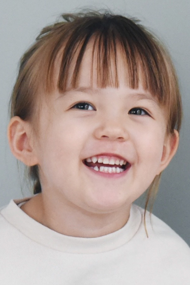 ハナ・S モデル/タレント 詳細画面 東京で外国人モデル・タレント・ナレーターをお探しならフリー・ウエイブ