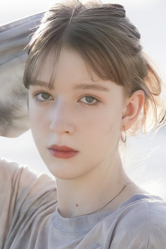ミラ・F（MIRA F）のタレント写真1｜外国人モデル事務所フリー・ウエイブ