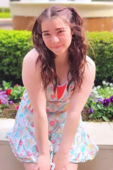 ローリー・L モデル/タレント 詳細画面 東京で外国人モデル・タレント・ナレーターをお探しならフリー・ウエイブ