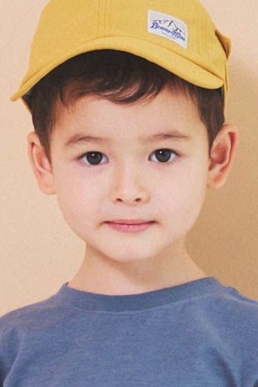 外国人モデル ルイス・MCの写真