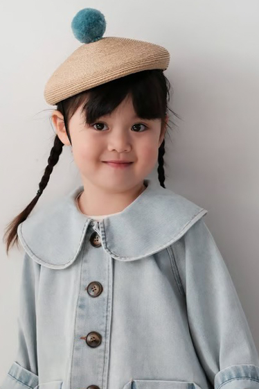 外国人モデル アミーナの写真