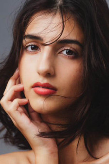 スレヤ・K（SHREYA K）のタレント写真1｜外国人モデル事務所フリー・ウエイブ