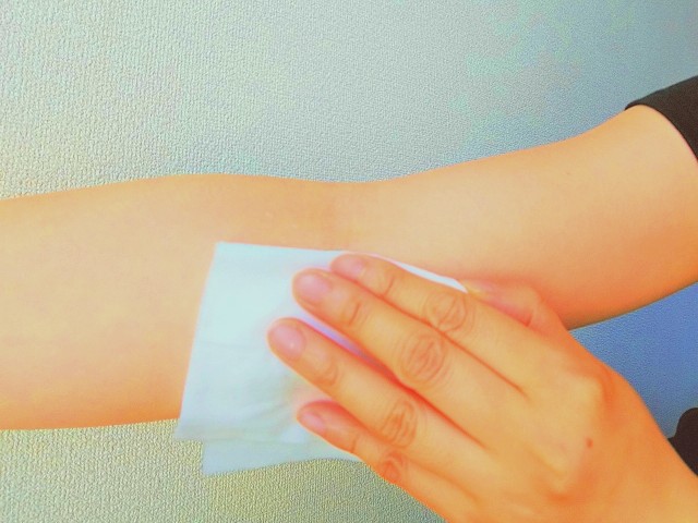 汗拭きシート／3つの日本猛暑サバイバル方法：ママ・アミア法