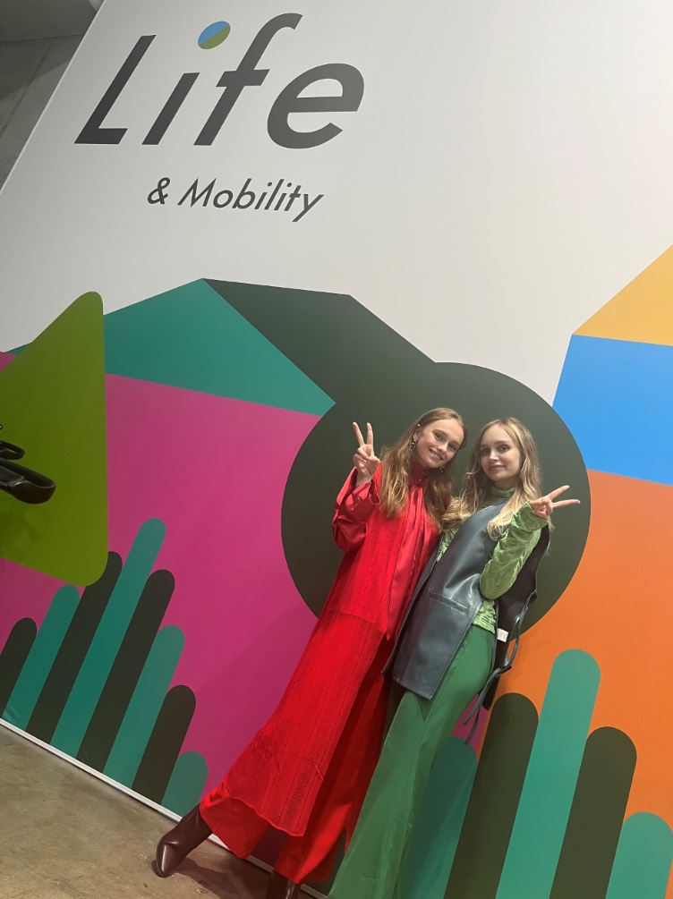 JAPAN MOBILITY SHOWにユリア・KOとモカが出演中！