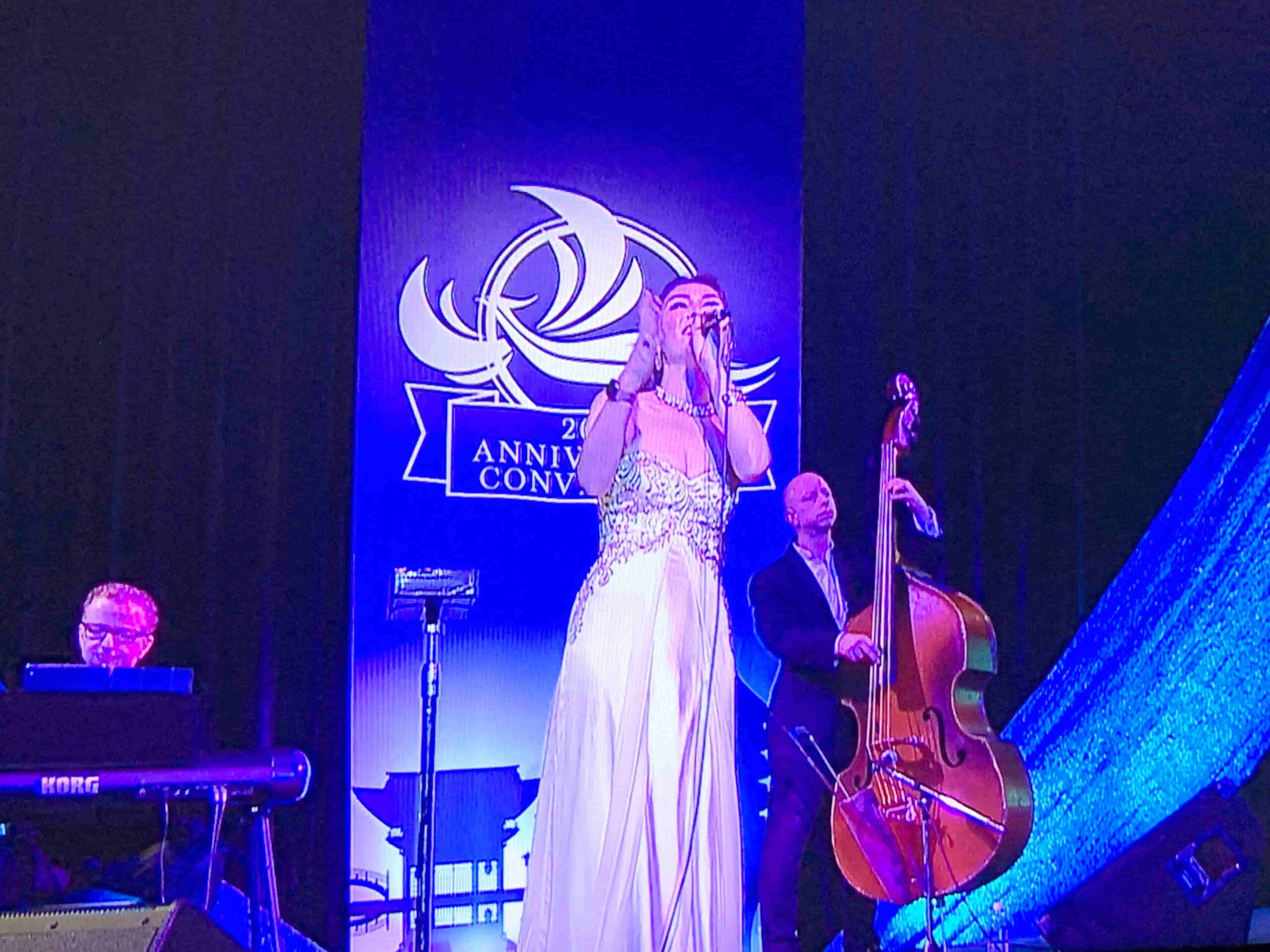 外国人ジャズバンド・アカデミアが企業パーティーに出演！